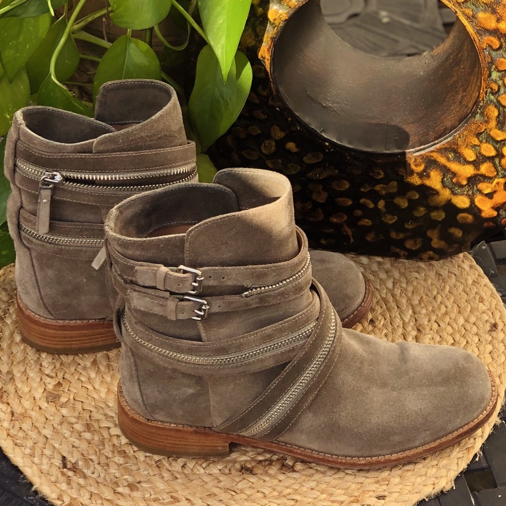 VC Signature Vince Camuto Rosaria Boot - Picture 8 of 10